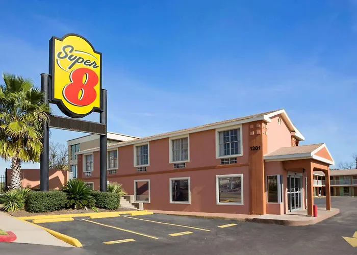Super 8 By Wyndham Austin Downtown/Capitol Area Motel